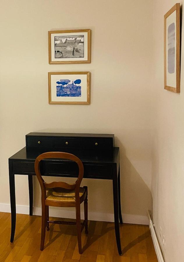 Bel Appartement, Bien Equipe Et Confortable Dans Le Centre Historique Fougères Buitenkant foto